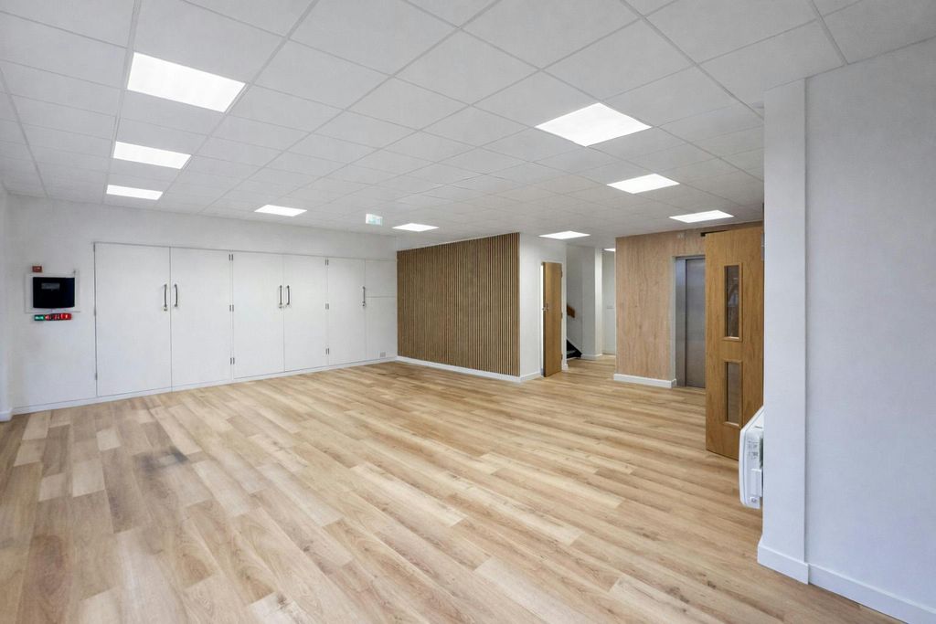 Property photo 1 of 15 Chatgpt Image Dec 17 2025 08_51_14 Am.Jpg