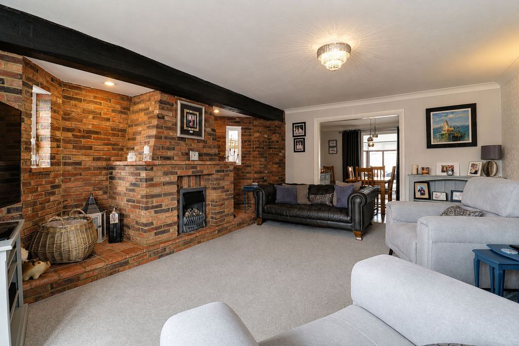 Property photo 3 of 24
