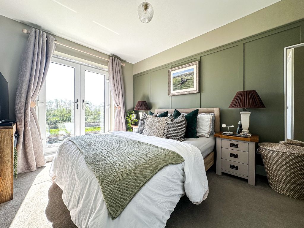 Property photo 3 of 25 4909779