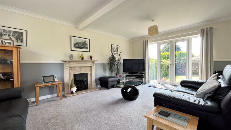 Property photo 3 of 22 Sitting Room