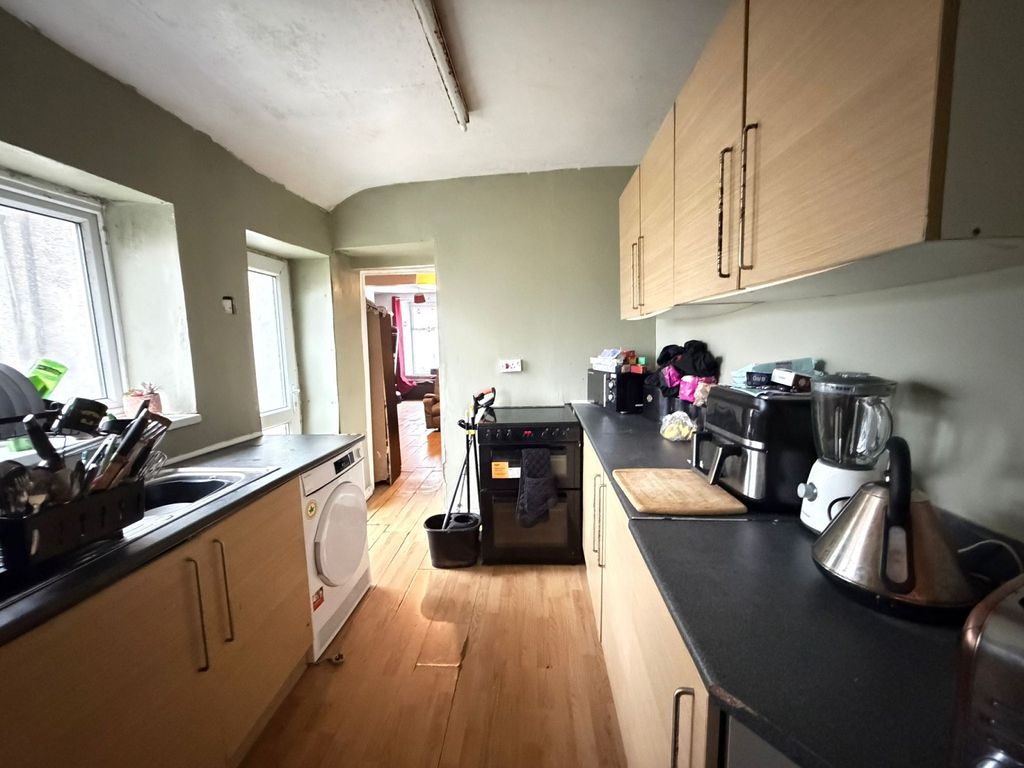 Additional image 5 of 3 bed flat for saleHill Street, Melincourt, Neath, Neath Port Talbot. SA11