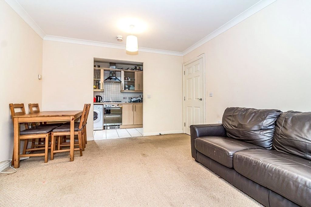 Property photo 3 of 9 Lounge