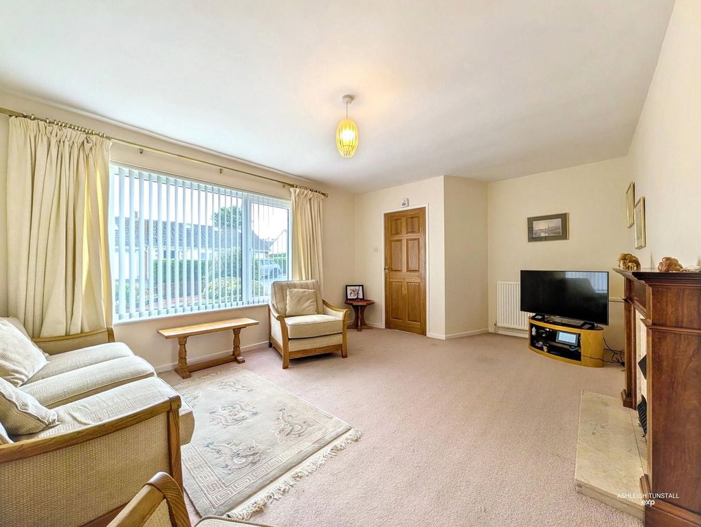 Property photo 2 of 21