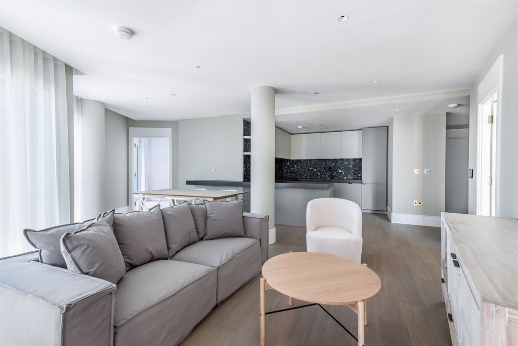Property photo 1 of 15 (Main)