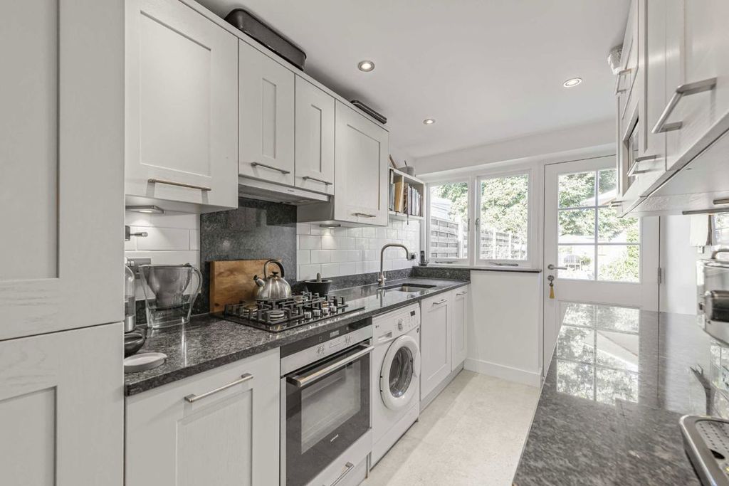 Property photo 3 of 7