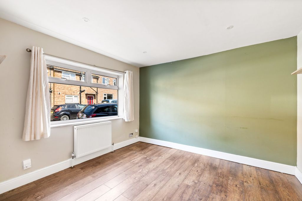 Property photo 2 of 16
