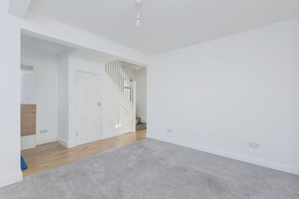 Property photo 2 of 25 Pbox-Img.Jpg