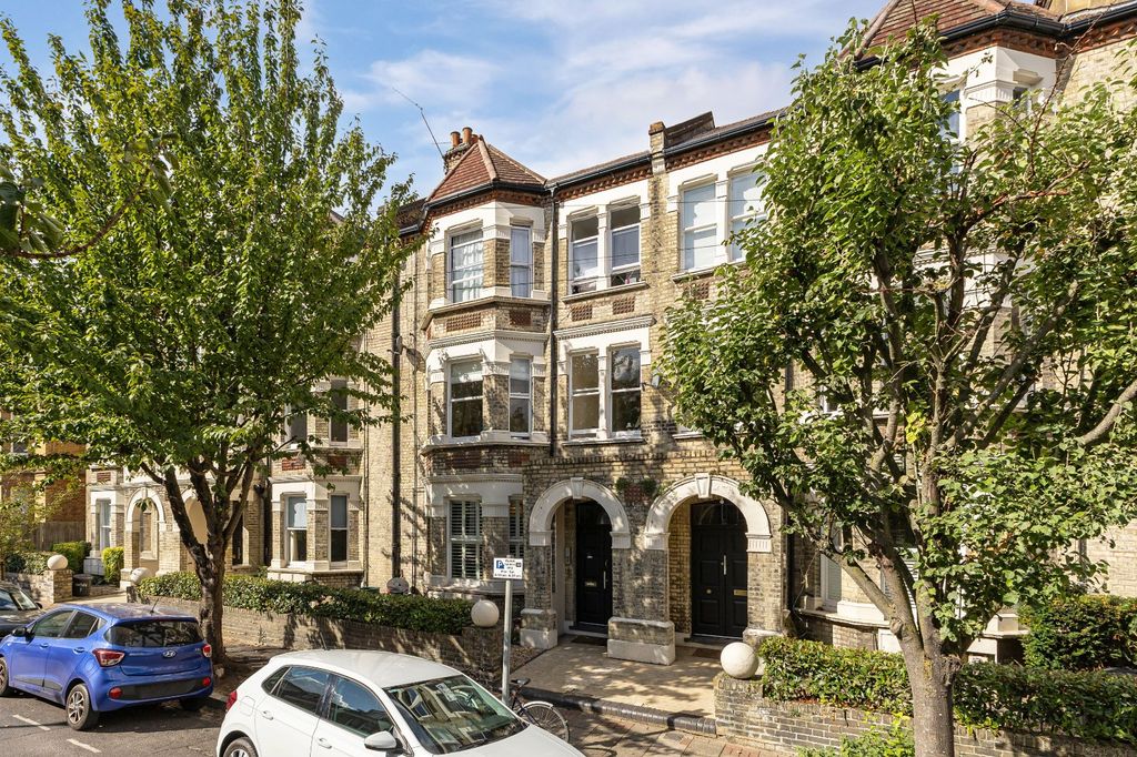 Property photo 1 of 9 Norfolk Mansions