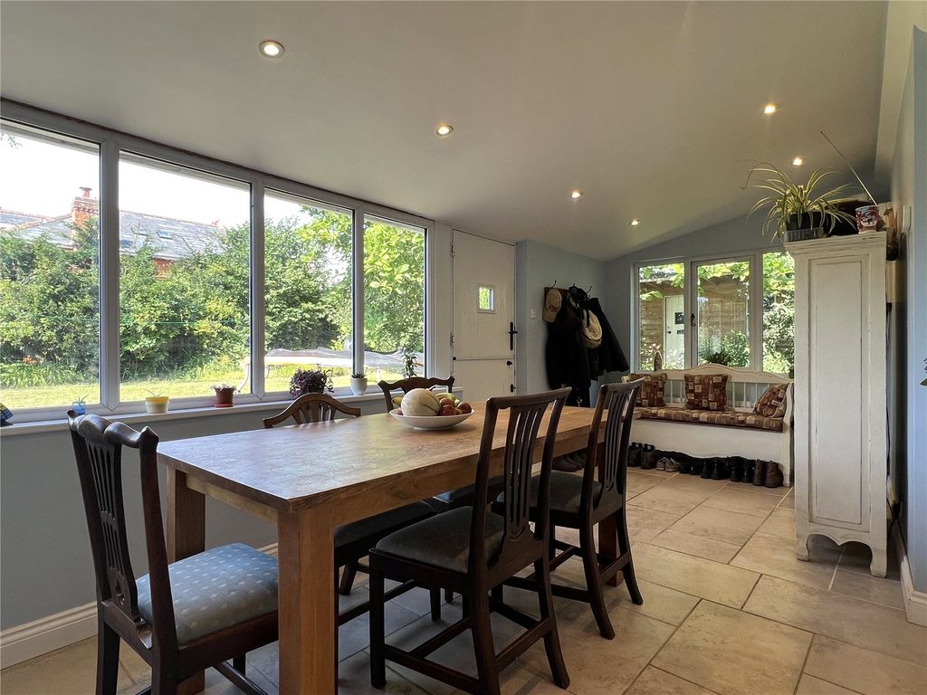 Property photo 2 of 17 Breakfast Room