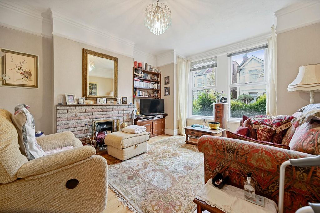 Property photo 2 of 11