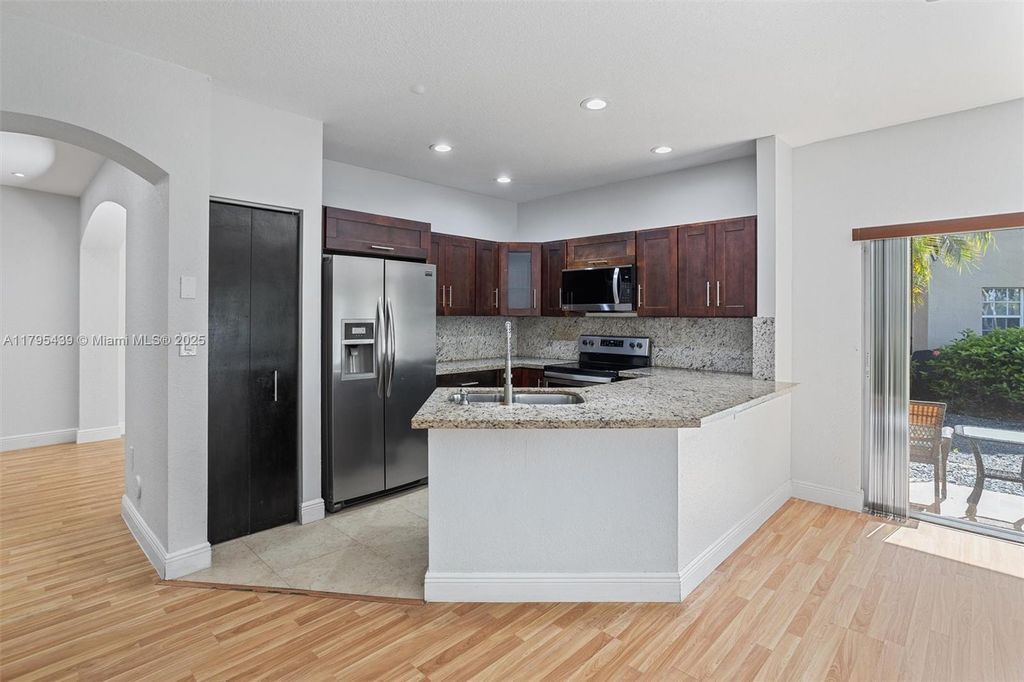 Property photo 3 of 33 <Alttext/>