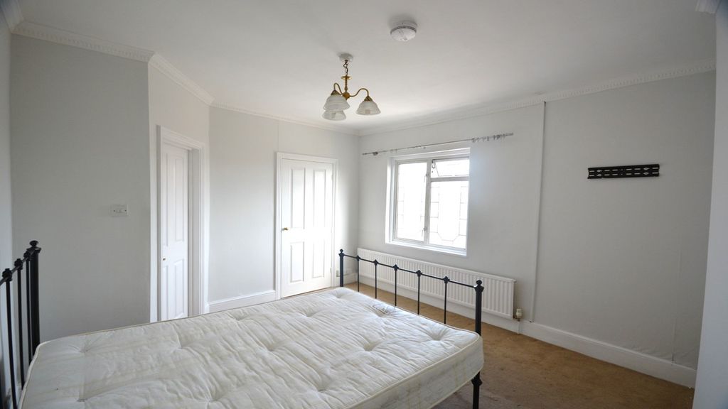 Property photo 1 of 3