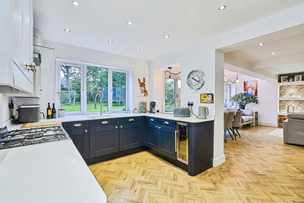 Property photo 2 of 25 Pbox-Img.Jpg