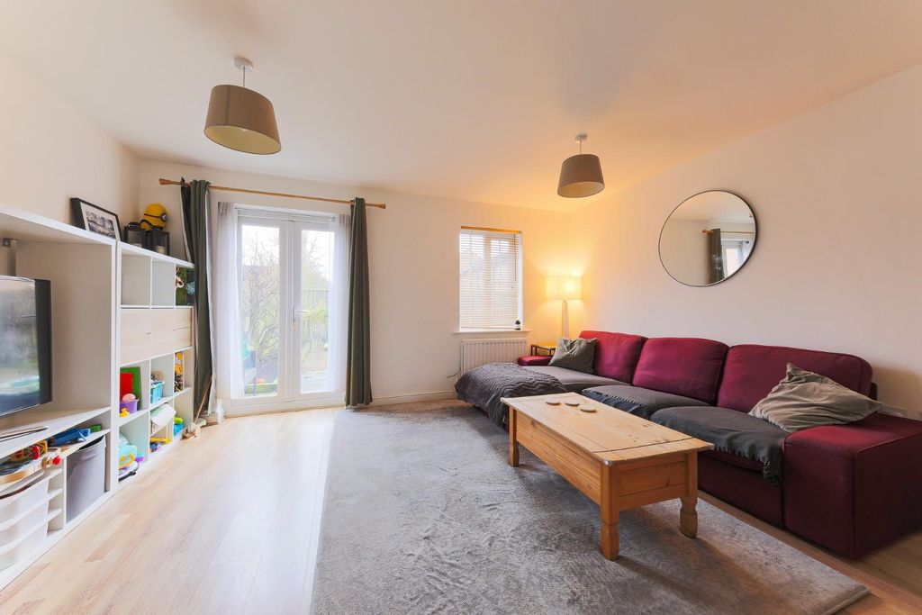 Property photo 3 of 14 Living Room