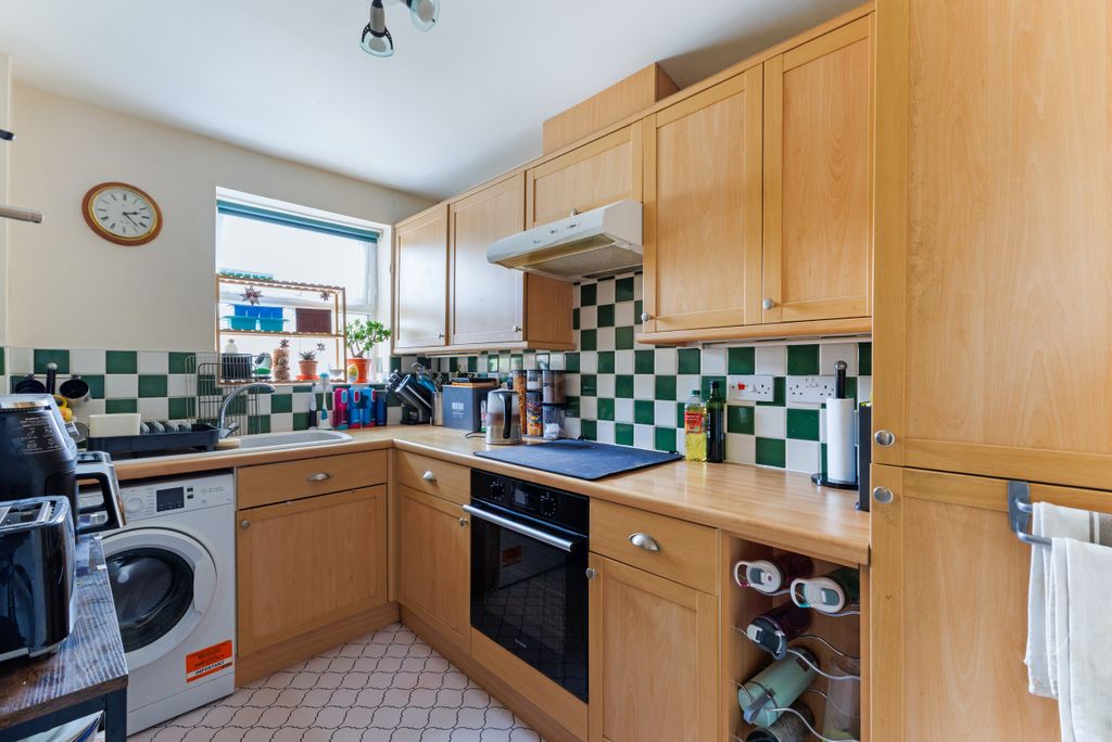 Property photo 2 of 6