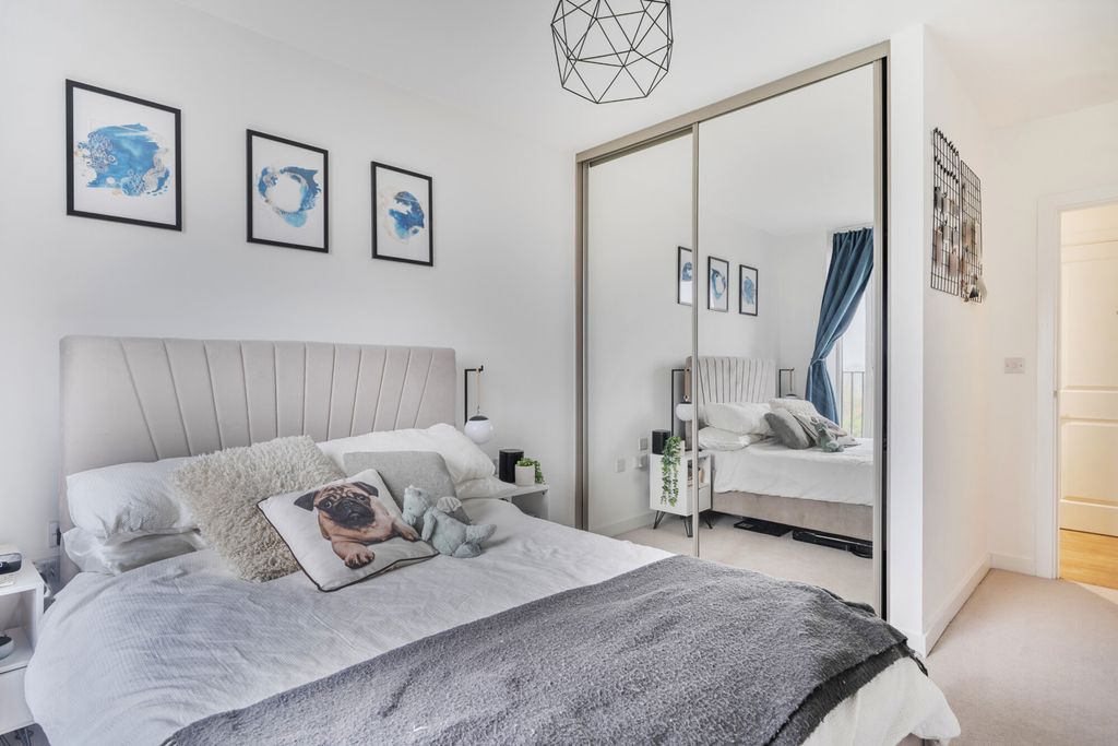 Property photo 3 of 11 Bedroom