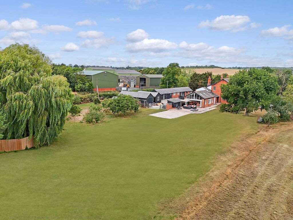Property photo 2 of 32 Picture No. 87