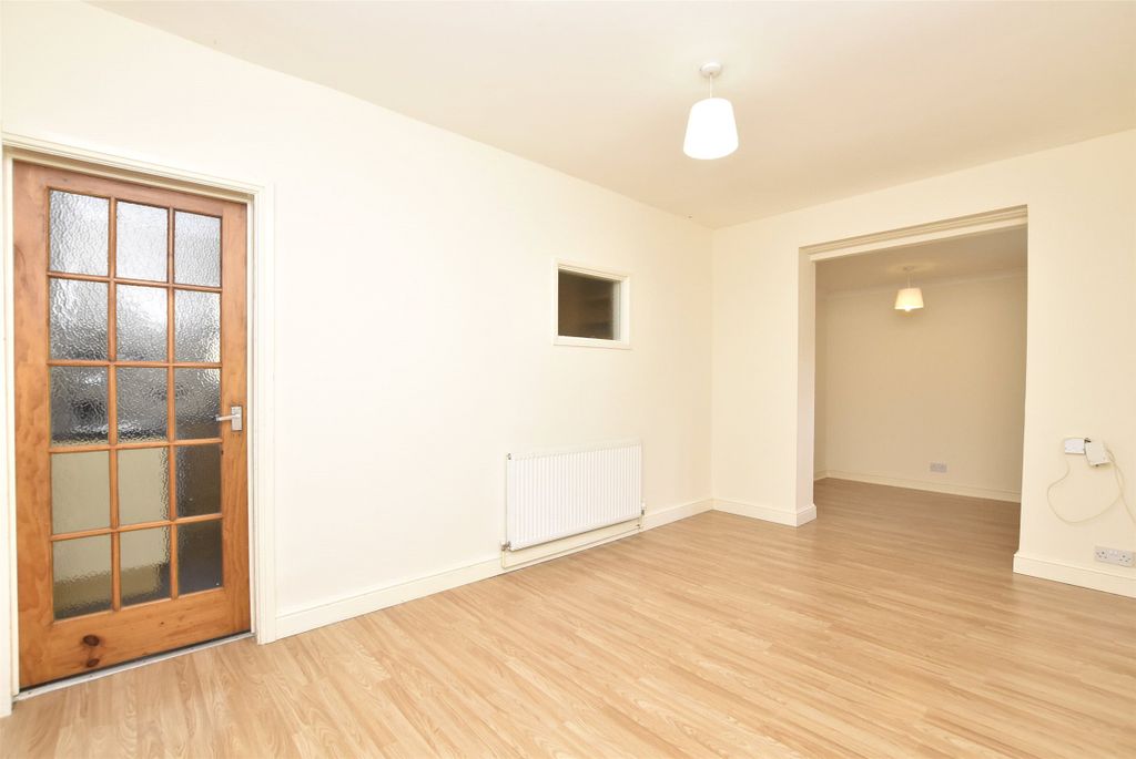 Property photo 2 of 12 Living/Dining Room