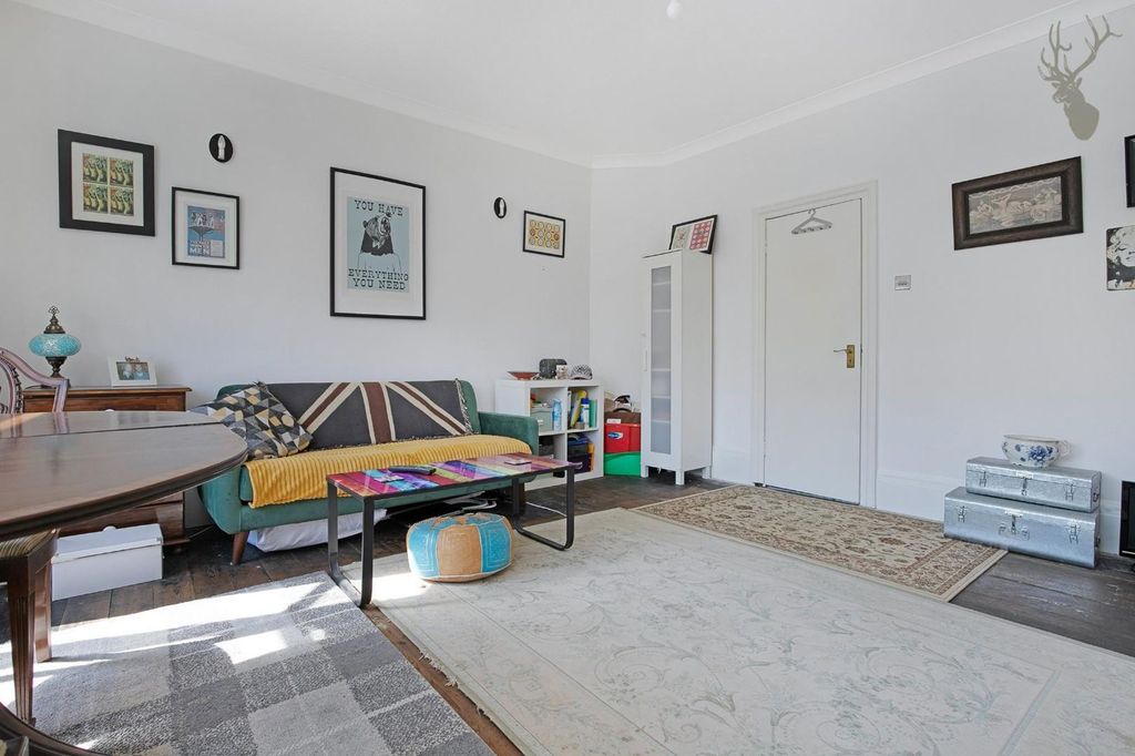 Property photo 2 of 23