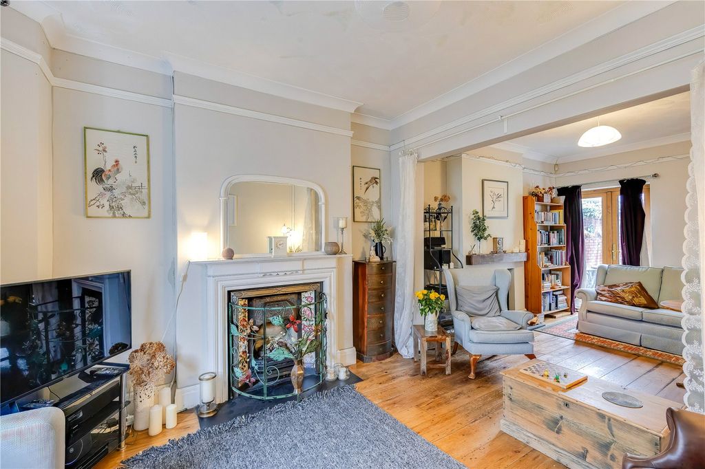 Property photo 2 of 32 Picture No. 19