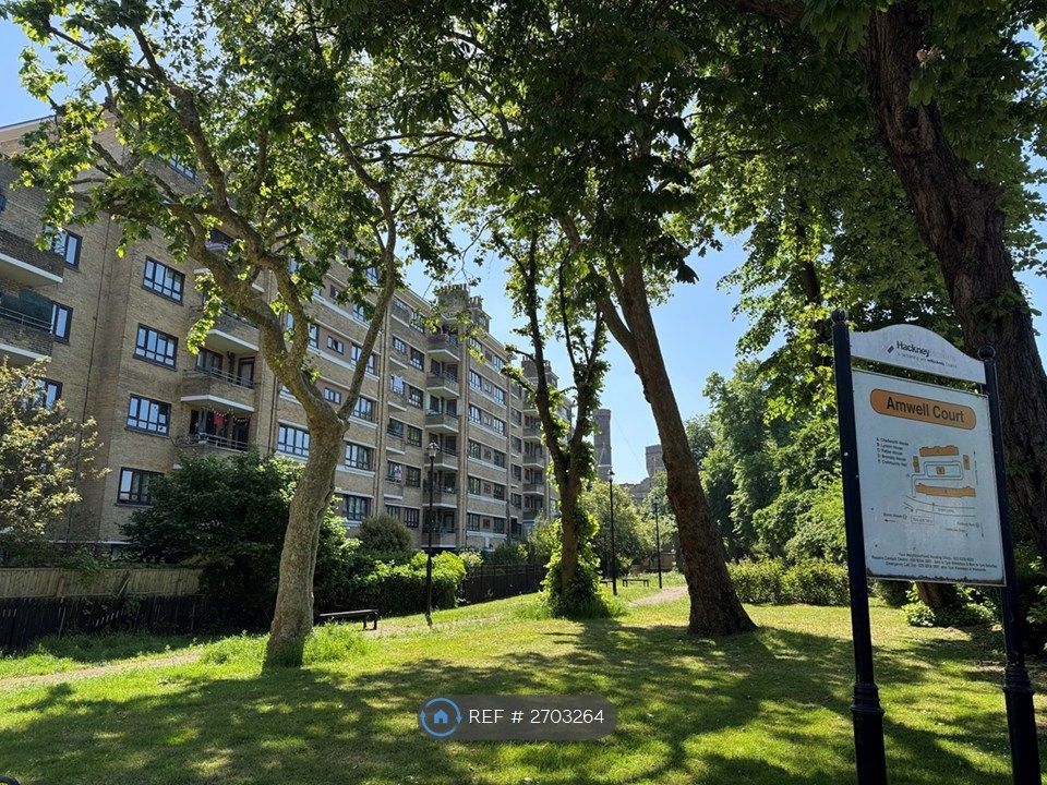 Property photo 2 of 32 Amwell Court