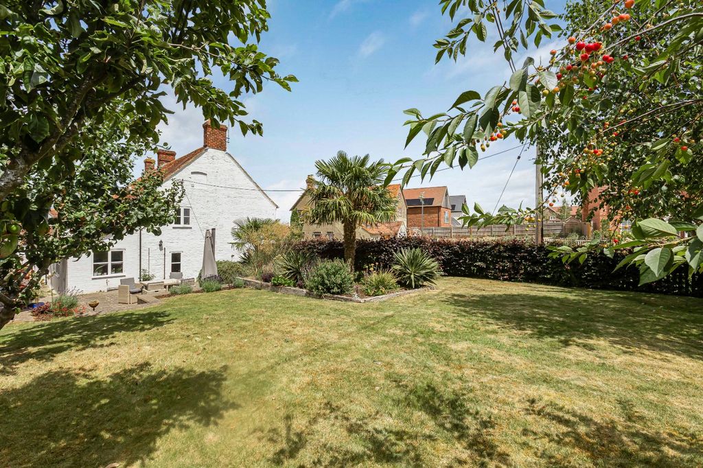 Property photo 2 of 53 Gardens