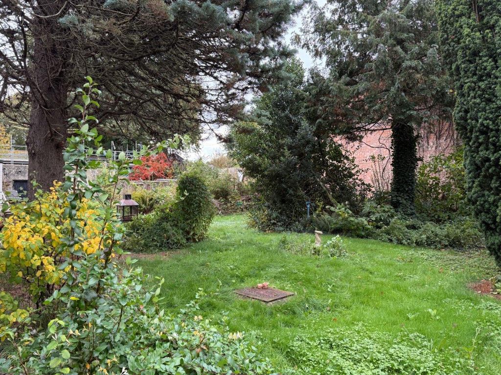 Property photo 1 of 4