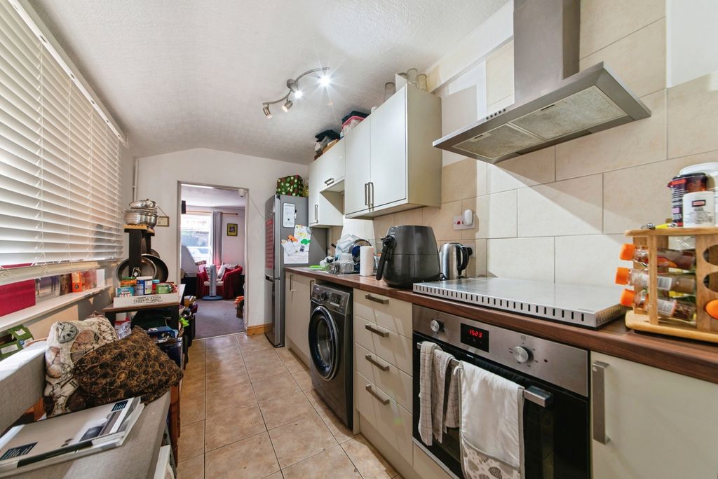 Property photo 3 of 16 Pbox-Img.Jpg
