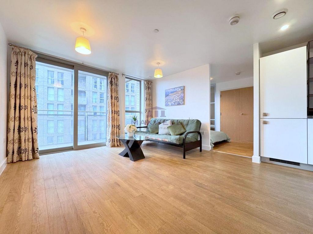 Property photo 2 of 16 For Sale, Buy - Studio In London, Lewisham, Se13 - Maxwellproproperties.Co.uk
