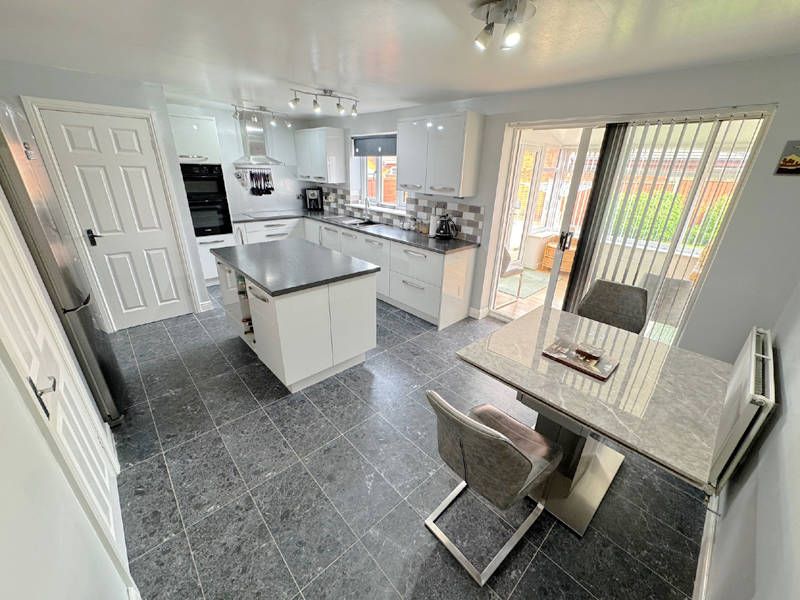 Property photo 3 of 40 Dining Kitchen