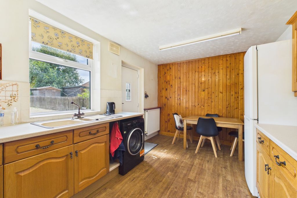 Property photo 2 of 17 Cam02279G0-Pr0156-Still001