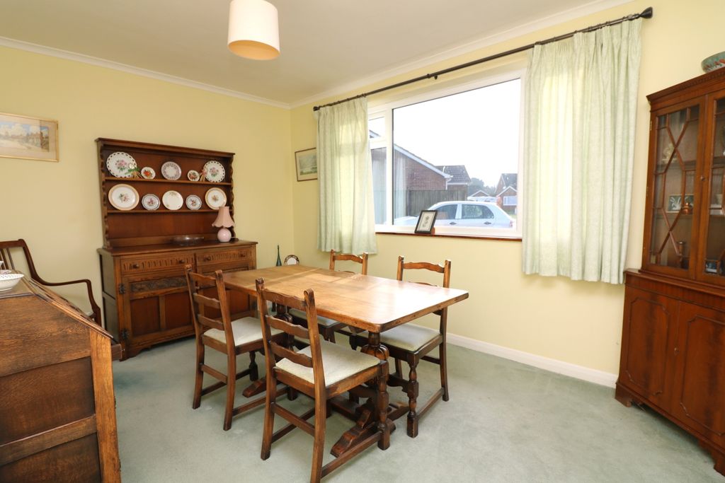 Property photo 3 of 14 Img_9952