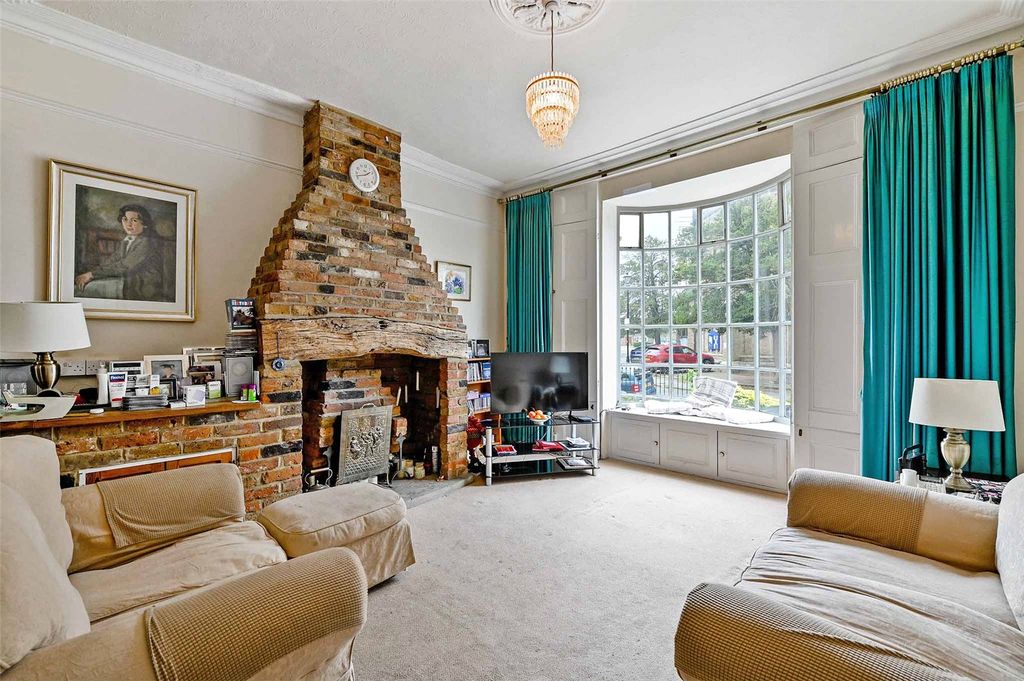 Property photo 2 of 14 Sitting Room
