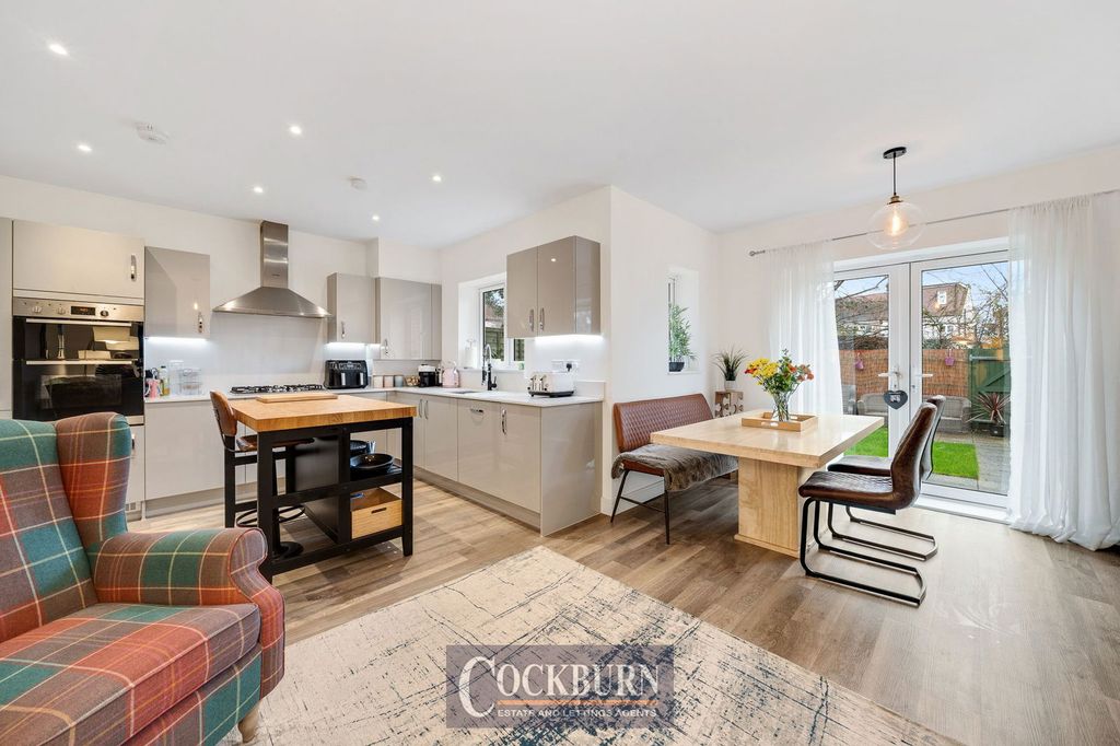 Property photo 3 of 26