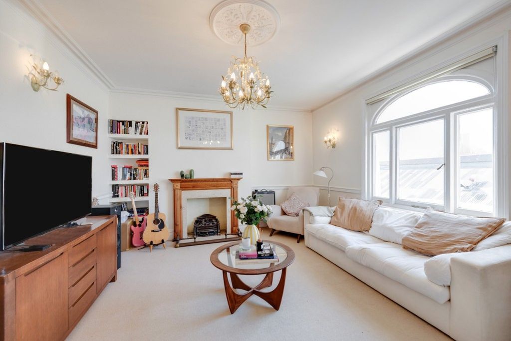 Property photo 3 of 7