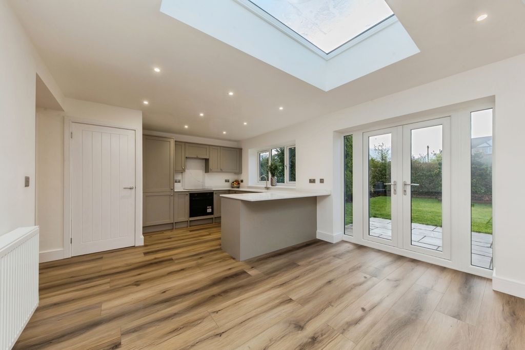 Property photo 2 of 17 Pbox-Img.Jpg