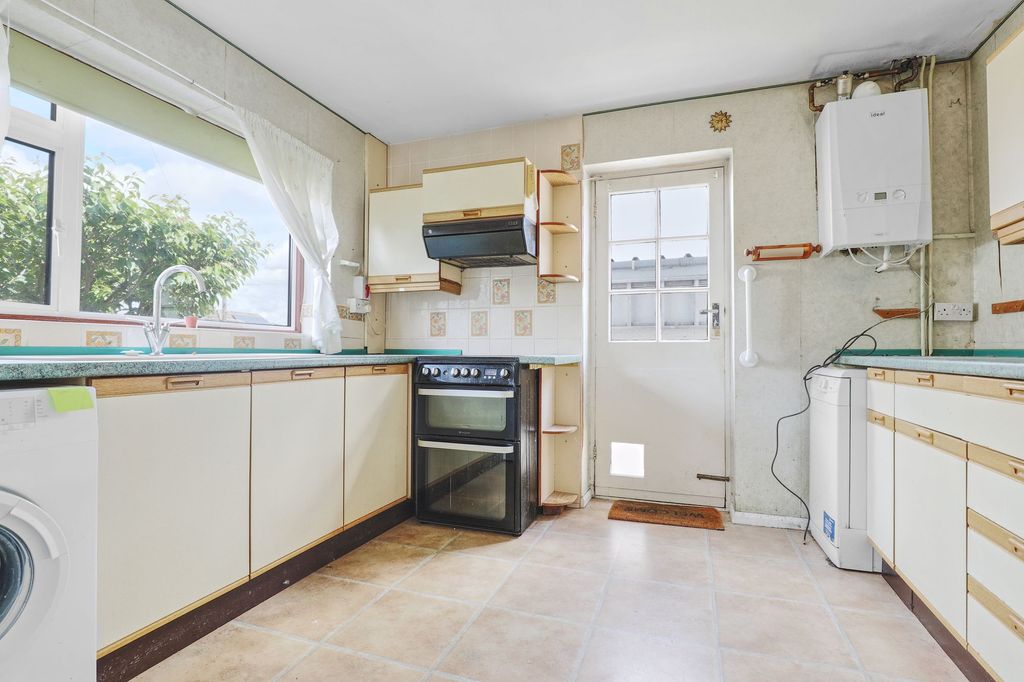 Property photo 3 of 14