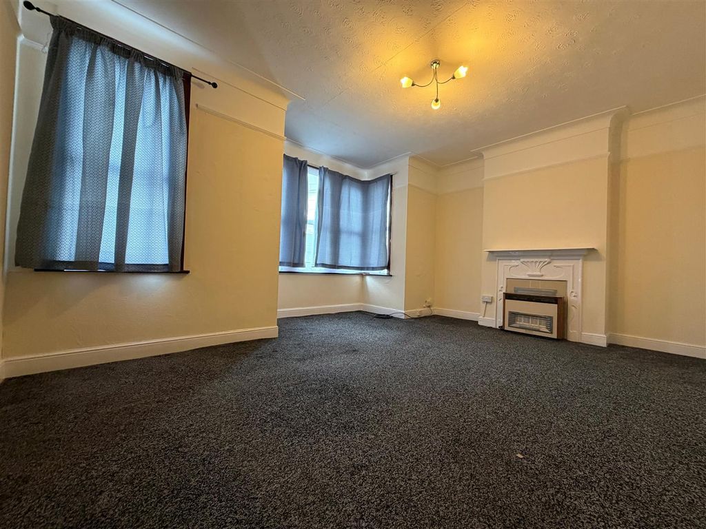 Property photo 3 of 8 1.Jpg