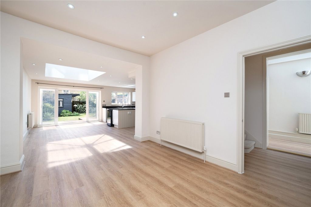 Property photo 3 of 14 Picture No. 02