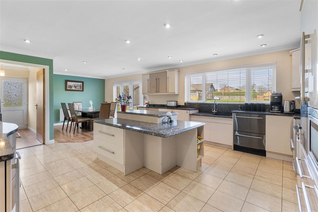 Additional image 5 of 5 bed bungalow for saleLumley Drive, Peterlee SR8