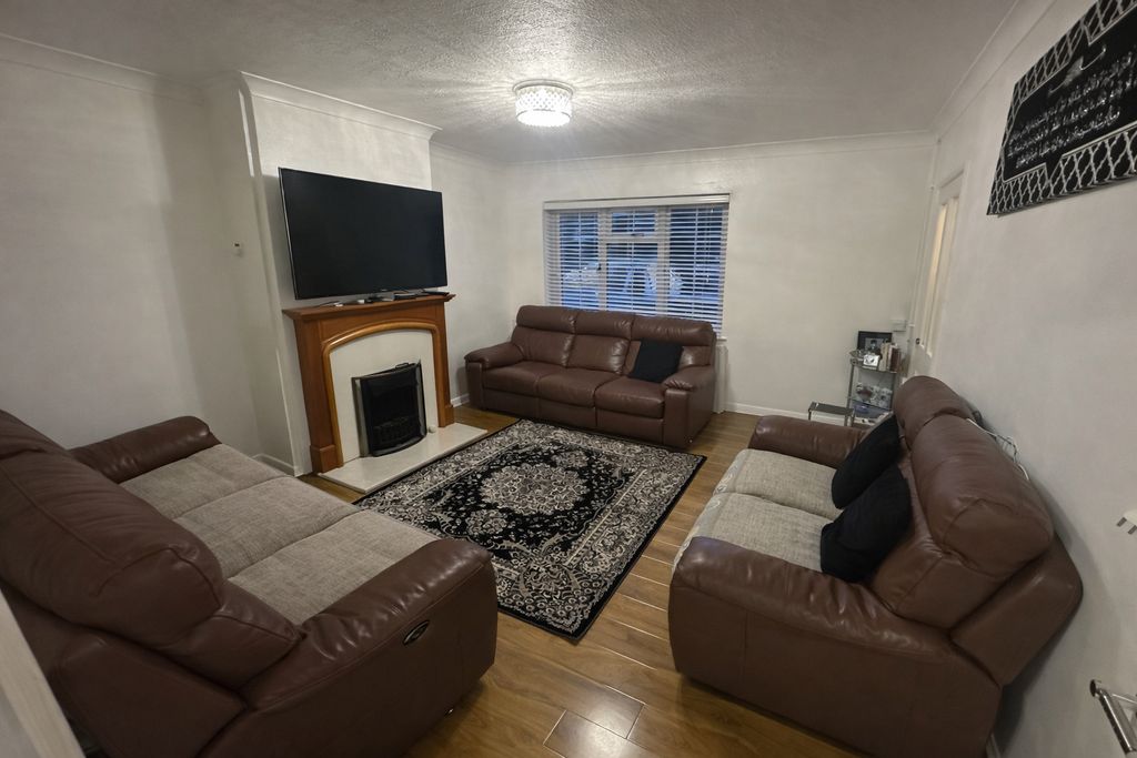 Property photo 1 of 4