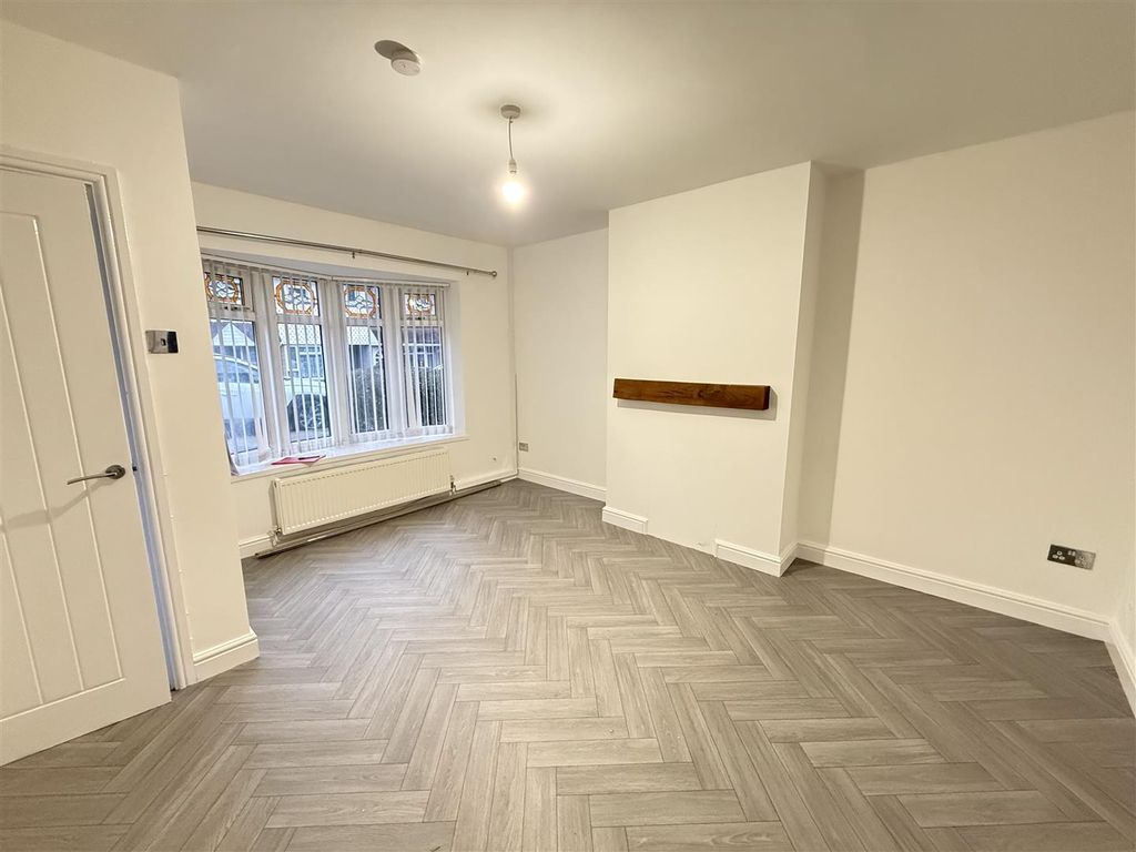 Property photo 3 of 10 47_Telford-3.Jpg