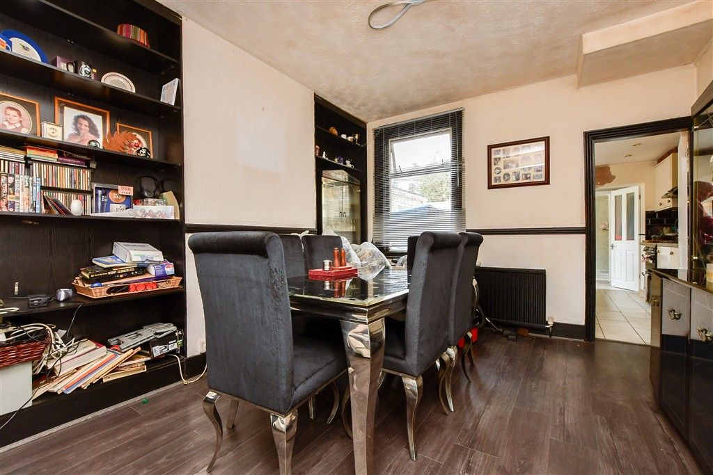 Property photo 3 of 12 Dining Area