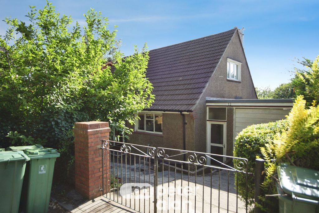 Property photo 1 of 27