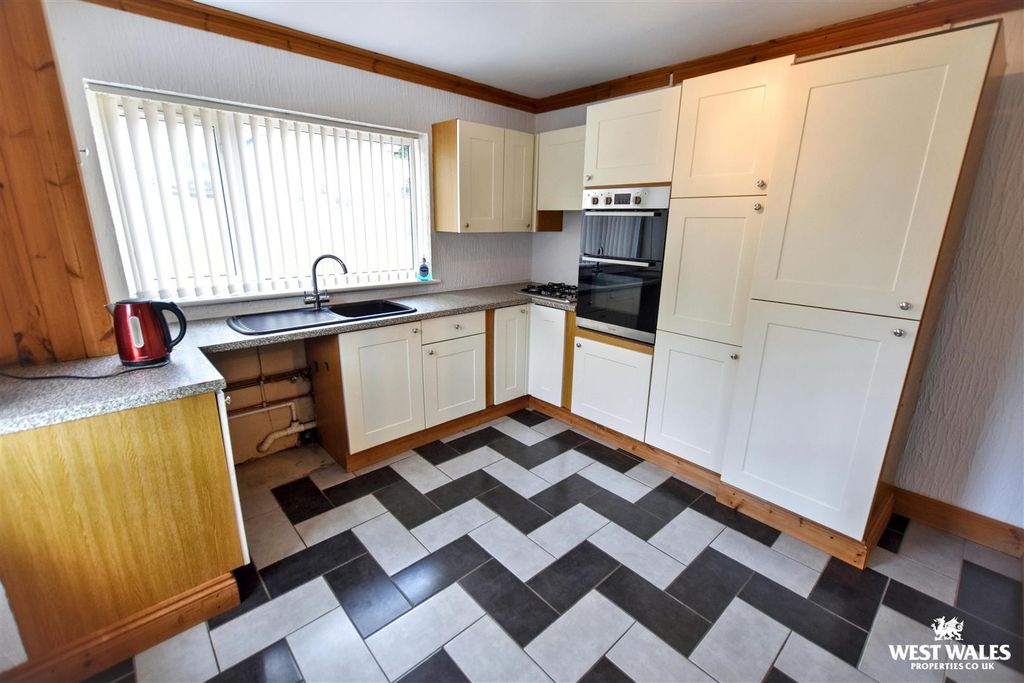 Property photo 3 of 20 8 (15).Jpg