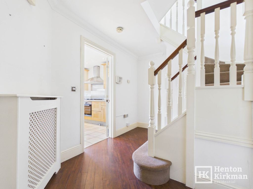 Property photo 2 of 30