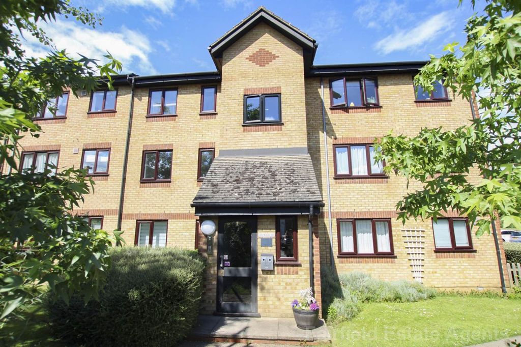 Property photo 1 of 8