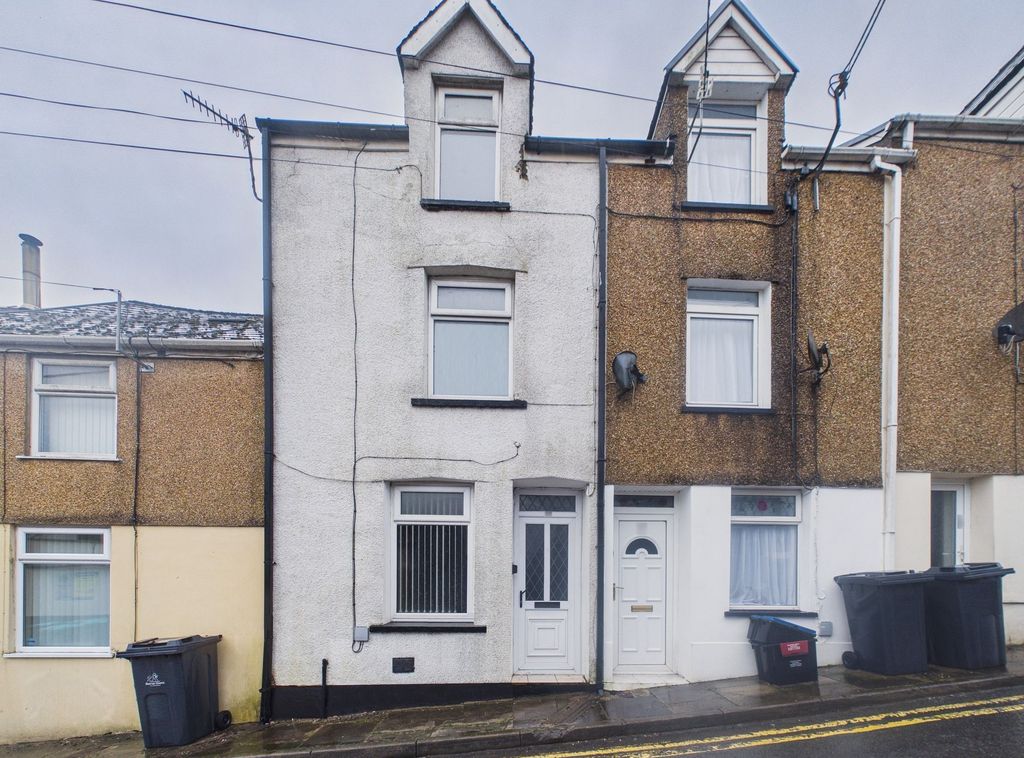 Property photo 1 of 21