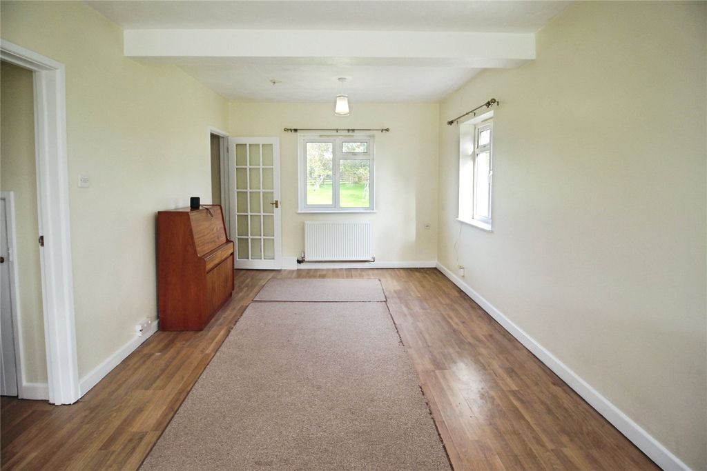 Property photo 2 of 12 Picture No. 22