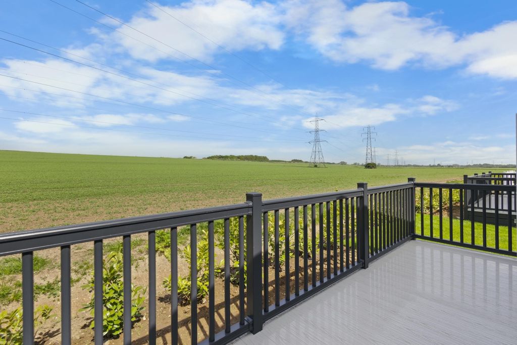 Property photo 2 of 11 Afa7d915Dfea1d15F2677Fbf9c24ce99007Afa93Ebf3268443